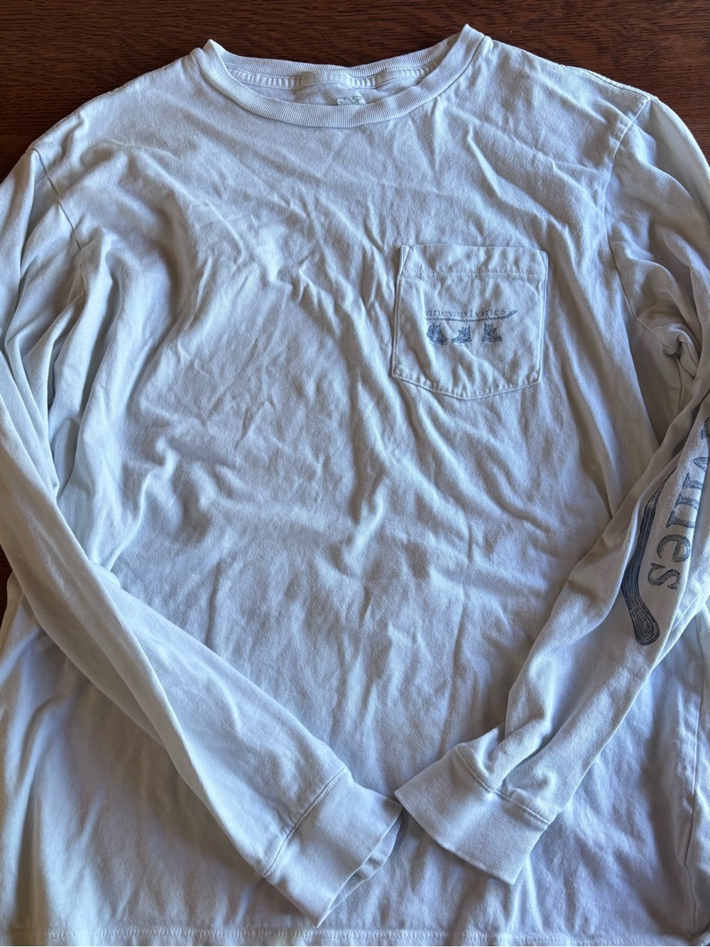 Vineyard Vines White Long-Sleeve Pocket Tee with Blue Sleeve Print - Hockey